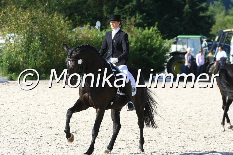 109M6572_Duane K_Dressur L_Mannschaft.JPG